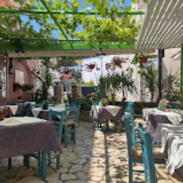ΜΗΝΑΣ ΚΩΝΣΤΑΝΤΙΝΟΣ – KOSTAS TRADITIONAL TAVERNA – ΤΑΒΕΡΝΑ – ΚΕΡΚΥΡΑ