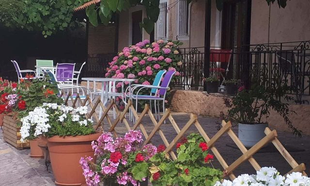 ACHILLEAS ROOMS – ΓΙΩΤΗ ΠΑΡΑΣΚΕΥΗ – ΕΝΟΙΚΙΖΟΜΕΝΑ ΔΩΜΑΤΙΑ – ΣΥΒΟΤΑ ΗΓΟΥΜΕΝΙΤΣΑ ΘΕΣΠΡΩΤΙΑΣ