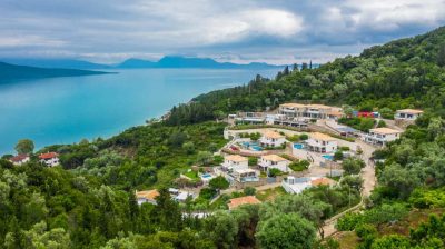 ΕΝΟΙΚΙΑΖΟΜΕΝΑ ΔΩΜΑΤΙΑ “THEALOS VILLAGE” ΛΕΥΚΑΔΑ