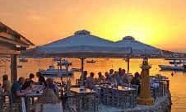 ΧΑΝΙΩΤΗ ΜΑΡΙΑ & ΣΙΑ ΟΕ – ΤΟ ΜΠΑΛΚΟΝΙ ΤΟΥ ΑΚΗ – ΨΑΡΟΤΑΒΕΡΝΑ ΠΑΡΟΣ ΚΥΚΛΑΔΕΣ