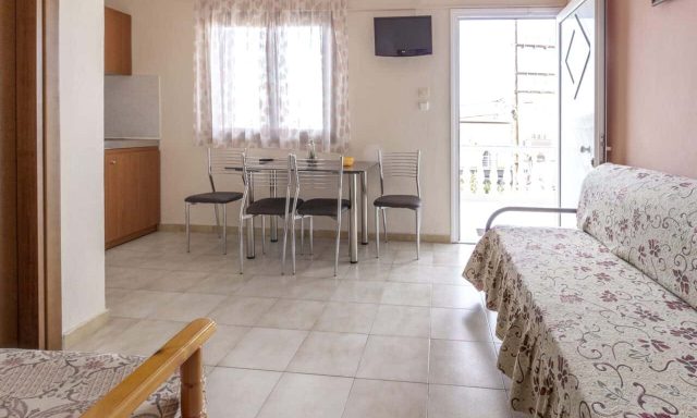 ΚΙΤΣΟΣ ΝΙΚΟΛΑΟΣ – MARIA ROOMS – ΕΝΟΙΚΙΑΖΟΜΕΝΑ ΔΩΜΑΤΙΑ – ΠΟΛΥΧΡΟΝΟ ΧΑΛΚΙΔΙΚΗΣ