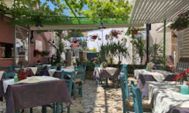 ΜΗΝΑΣ ΚΩΝΣΤΑΝΤΙΝΟΣ – KOSTAS TRADITIONAL TAVERNA – ΤΑΒΕΡΝΑ – ΚΕΡΚΥΡΑ
