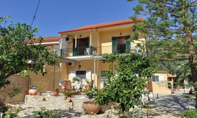ΜΑΣΤΟΡΑΣ ΦΩΤΙΟΣ – ARTHUR HOUSE – ΕΝΟΙΚΙΑΖΟΜΕΝΑ ΔΩΜΑΤΙΑ ΔΙΑΜΕΡΙΣΜΑΤΑ – ΛΟΓΓΟΣ ΠΑΞΟΙ ΚΕΡΚΥΡΑΣ