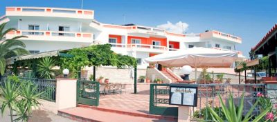 ΕΛΛΗΝΙΚΟΣ ΤΟΥΡΙΣΜΟΣ BC ΙΚΕ – HOTEL SCALA – YACHT CLUB – ΞΕΝΟΔΟΧΕΙΟ – ΡΑΧΕΣ ΦΘΙΩΤΙΔΑΣ