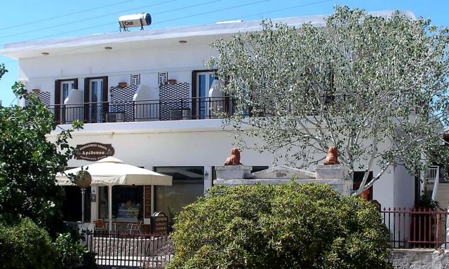 ΑΡΕΘΟΥΣΑ – ΕΝΟΙΚΙΑΖΟΜΕΝΑ ΔΩΜΑΤΙΑ ΜΗΛΟΣ ΚΥΚΛΑΔΕΣ – ΜΑΛΛΗ ΜΑΡΙΑ